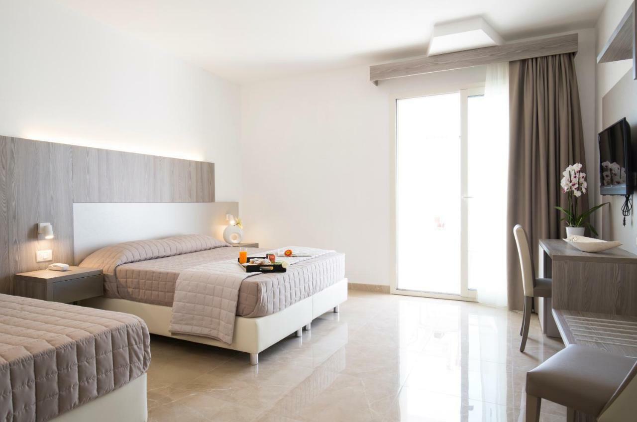Forte 2 Hotel Vieste Esterno foto