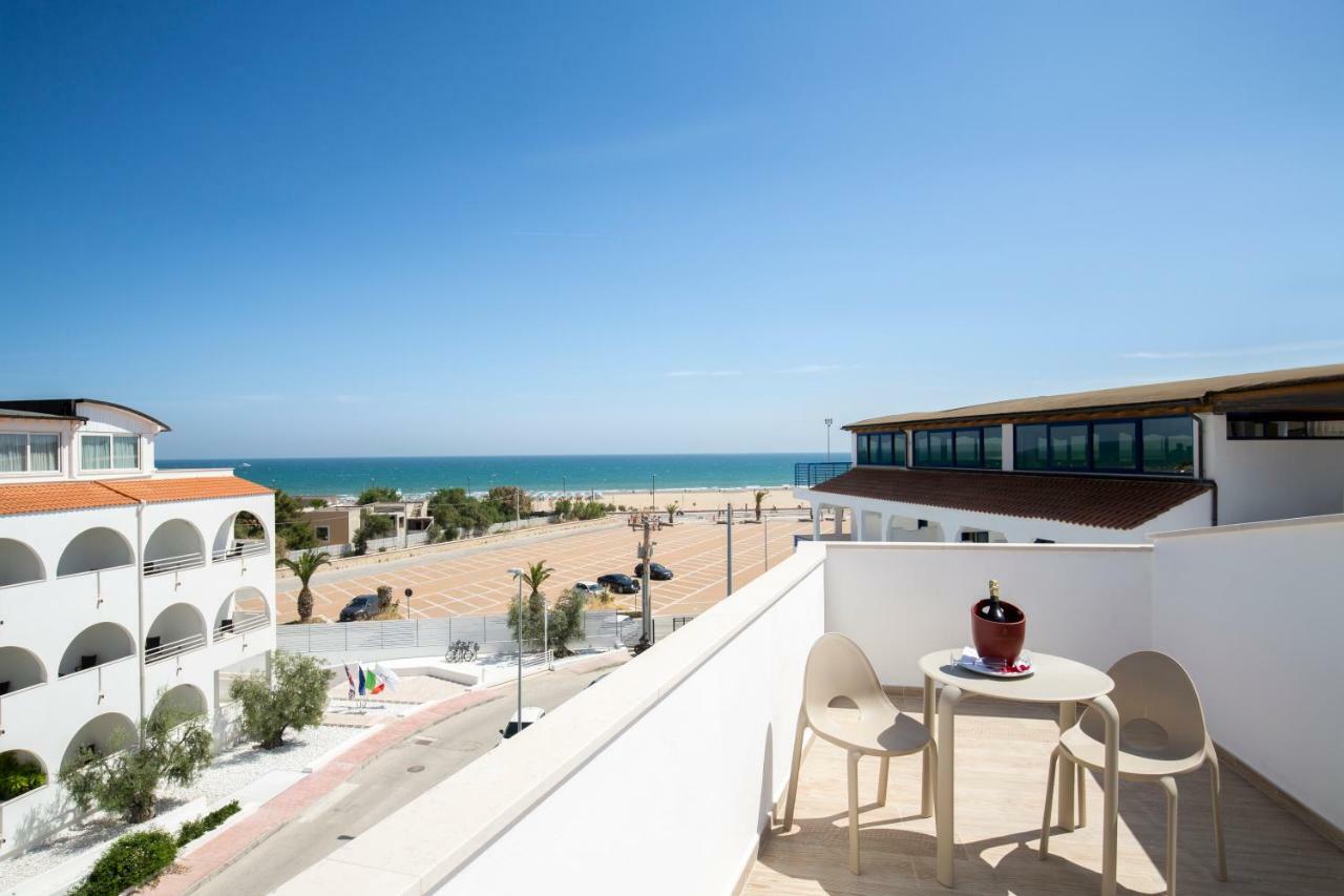Forte 2 Hotel Vieste Esterno foto