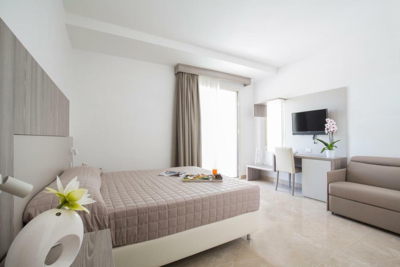 Forte 2 Hotel Vieste Esterno foto